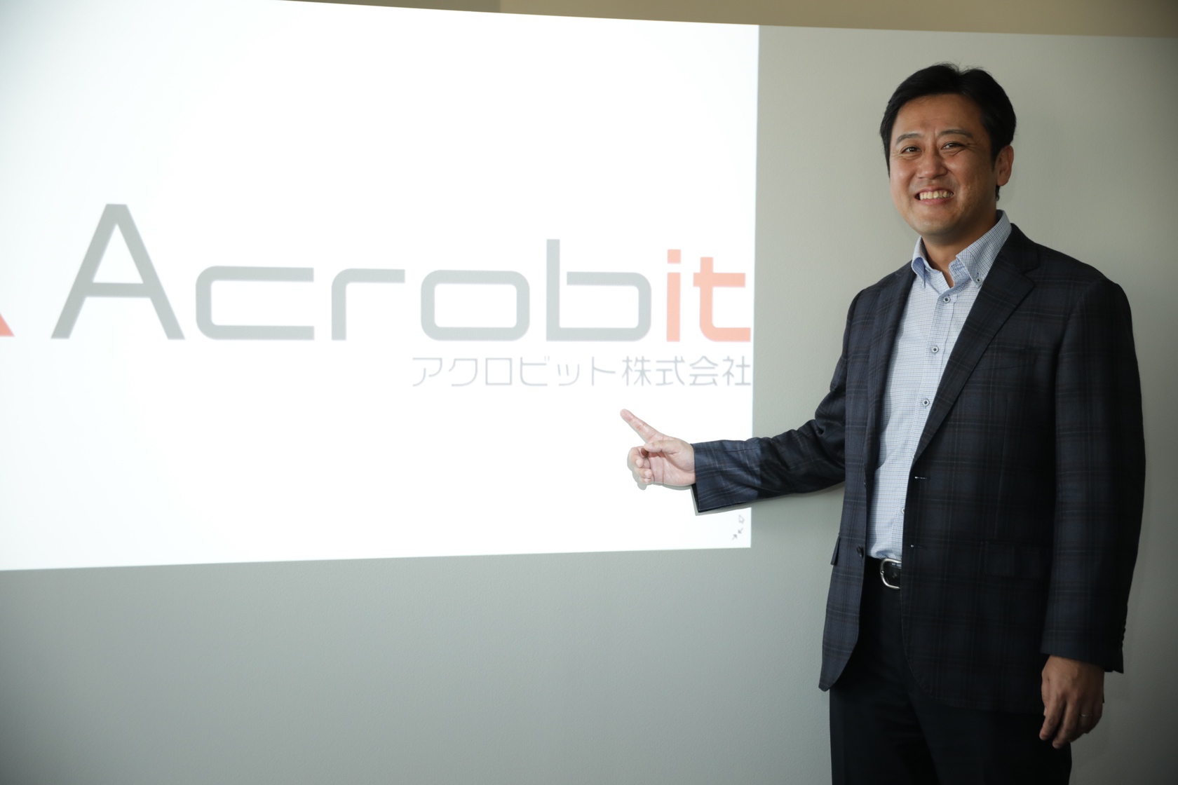 acrobit-member-014